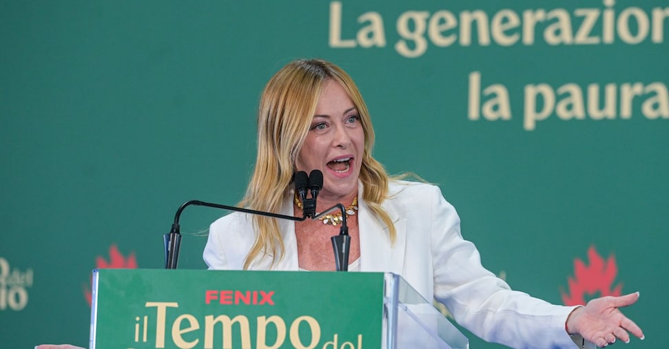 Meloni: in arrivo numero massimo di stranieri per classe e niente burqa a scuola Meloni: in arrivo numero massimo di stranieri per classe e niente burqa a scuola