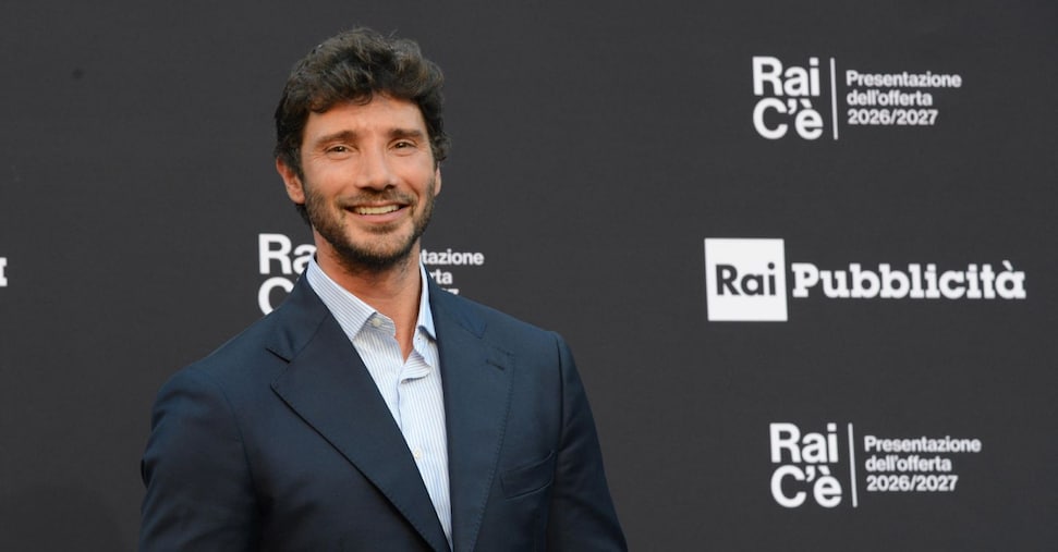 Sanremo chiude la porta all’AI: «Canzoni espressione della creatività umana» Sanremo chiude la porta all’AI: «Canzoni espressione della creatività umana»
