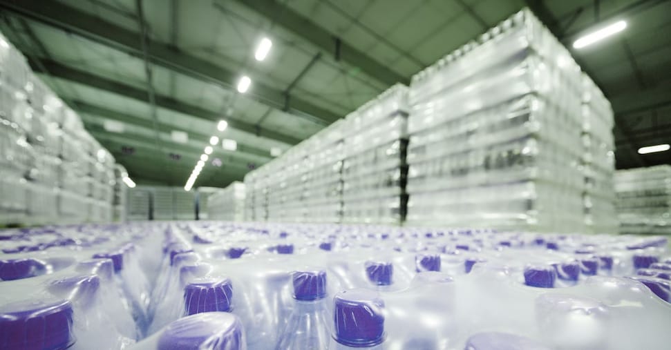 Decreto imballaggi, via libera dal Senato alle nuove norme per la plastica monouso: cosa cambia Decreto imballaggi, via libera dal Senato alle nuove norme per la plastica monouso: cosa cambia