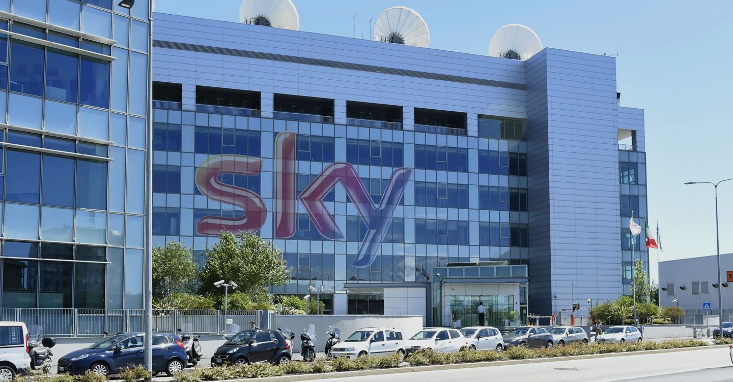 Sky alza la posta sul mobile: diventa operatore virtuale e gestirà l’offerta