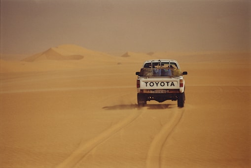 Il deserto di Erg Ouarane in Mauritania, nei pressi di Chinguetti; l’insediamento neolitico di Akreijit risalente a 4.000 anni fa, nella regione di Dhar Tichitt sempre in Mauritania.