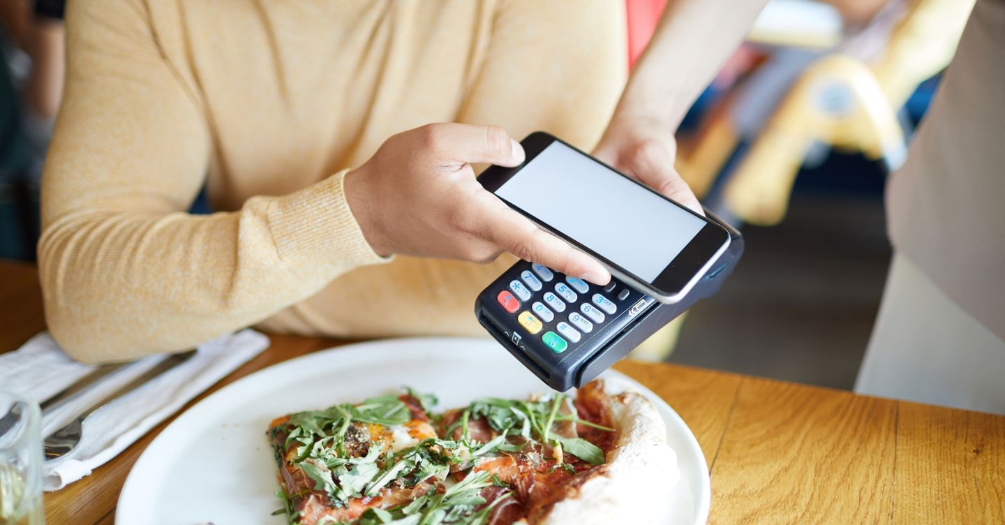 Pausa pranzo sempre più cara, in 25 anni aumenti del 300%