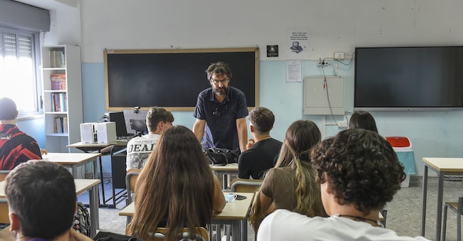 Primo giorno di scuola - Liceo Newton di Roma  IMAGOECONOMICA