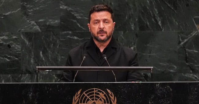 Il presidente ucraino Volodymyr Zelenskyy interviene durante l’81ª sessione dell’Assemblea Generale delle Nazioni Unite presso la sede delle Nazioni Unite, mercoledì 23 settembre 2026. (AP Photo/Heather Khalifa)
