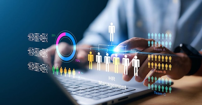 Organigramma aziendale e una dashboard di analisi dei team. Pianificazione della forza lavoro e gestione delle risorse umane basata sui dati. (Adobe Stock)