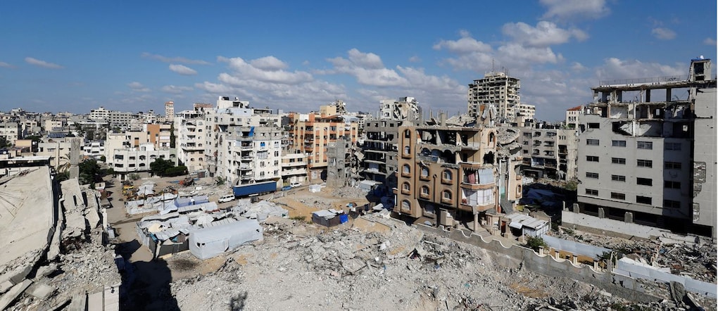 Le macerie dell'edificio residenziale Al-Saada, danneggiato durante la guerra e crollato il 16 settembre 2026 nella città di Gaza, 19 settembre 2026. REUTERS/Mahmoud Issa REUTERS