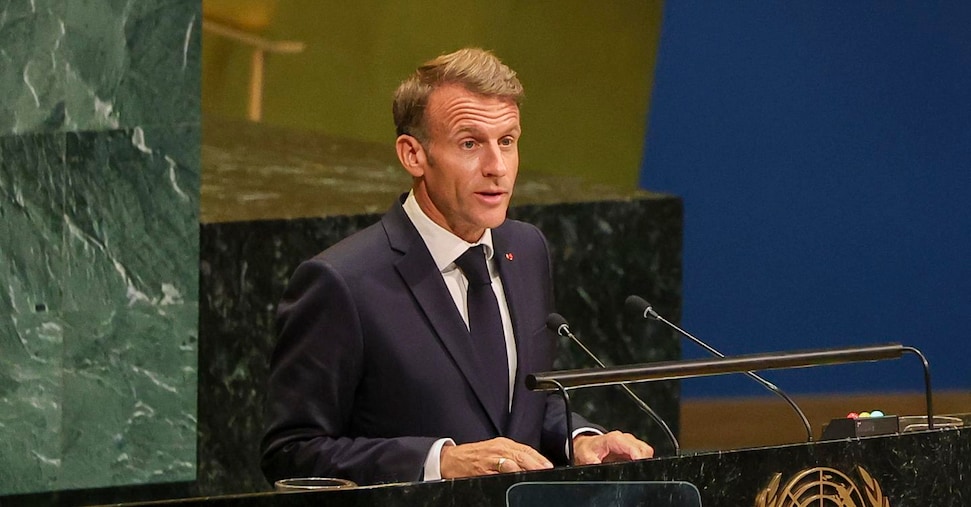 Macron: possibili attacchi russi agli aeroporti di Parigi e Marsiglia
