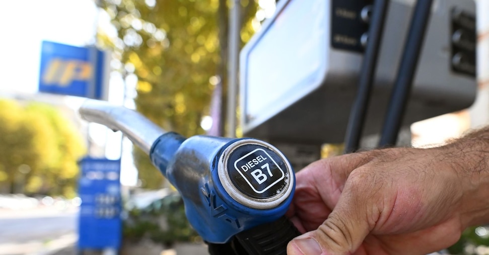gasolio oggi parte lo sconto ridotto a 61 cent di quanto aumenter224 il costo ma luned236 scatta il price cap eni da Ilsole24ore.com gasolio oggi parte lo sconto ridotto a 61 cent di quanto aumenter224 il costo ma luned236 scatta il price cap eni