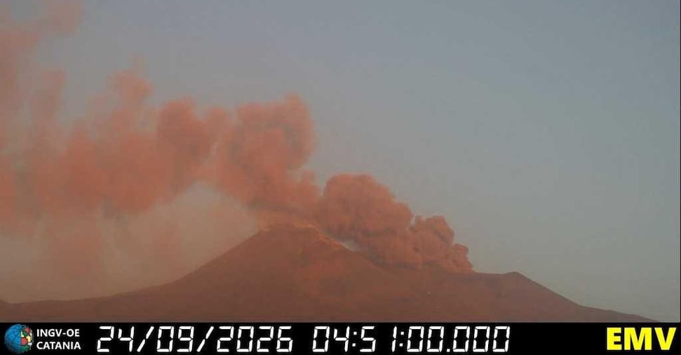 Cenere lavica dell’Etna, sospese le attività di volo allo scalo di Catania