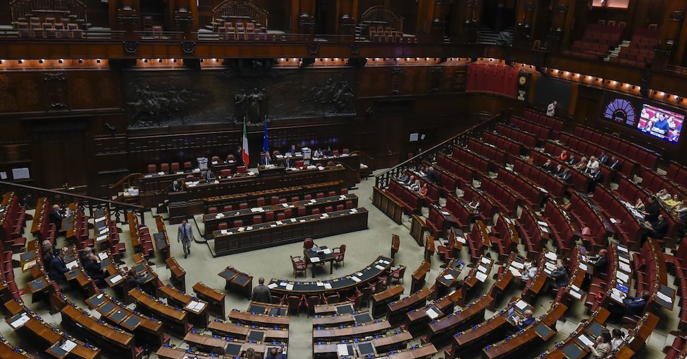 Decreto Pa, via libera della Camera. Dalle assunzioni alle ferie, le novità