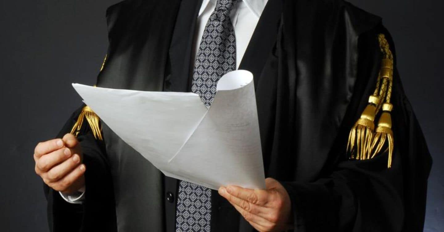 L’avvocato che conferisce l’incarico a un collega è tenuto al pagamento del compenso