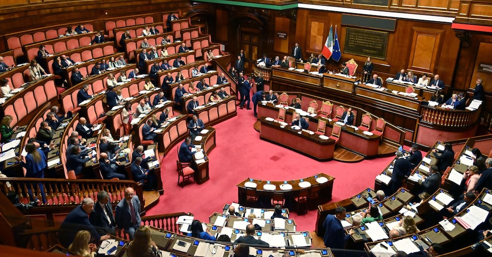 Decreto imballaggi, via libera definitivo della Camera: è legge. Ecco cosa cambia per la plastica monouso
