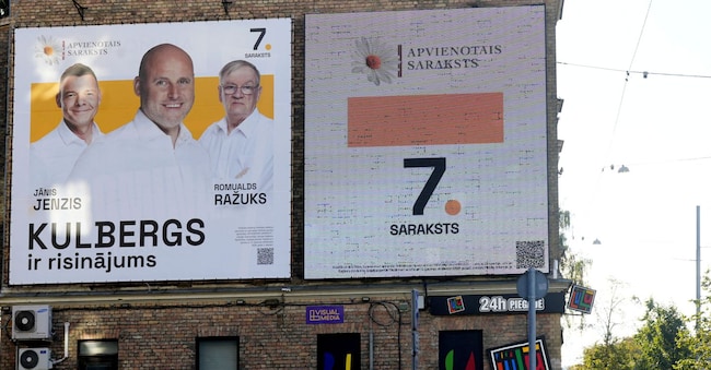 Manifesto elettorale della “Lista Unita” con il primo ministro Andris Kulbergs prima delle elezioni generali a Riga, in Lettonia REUTERS