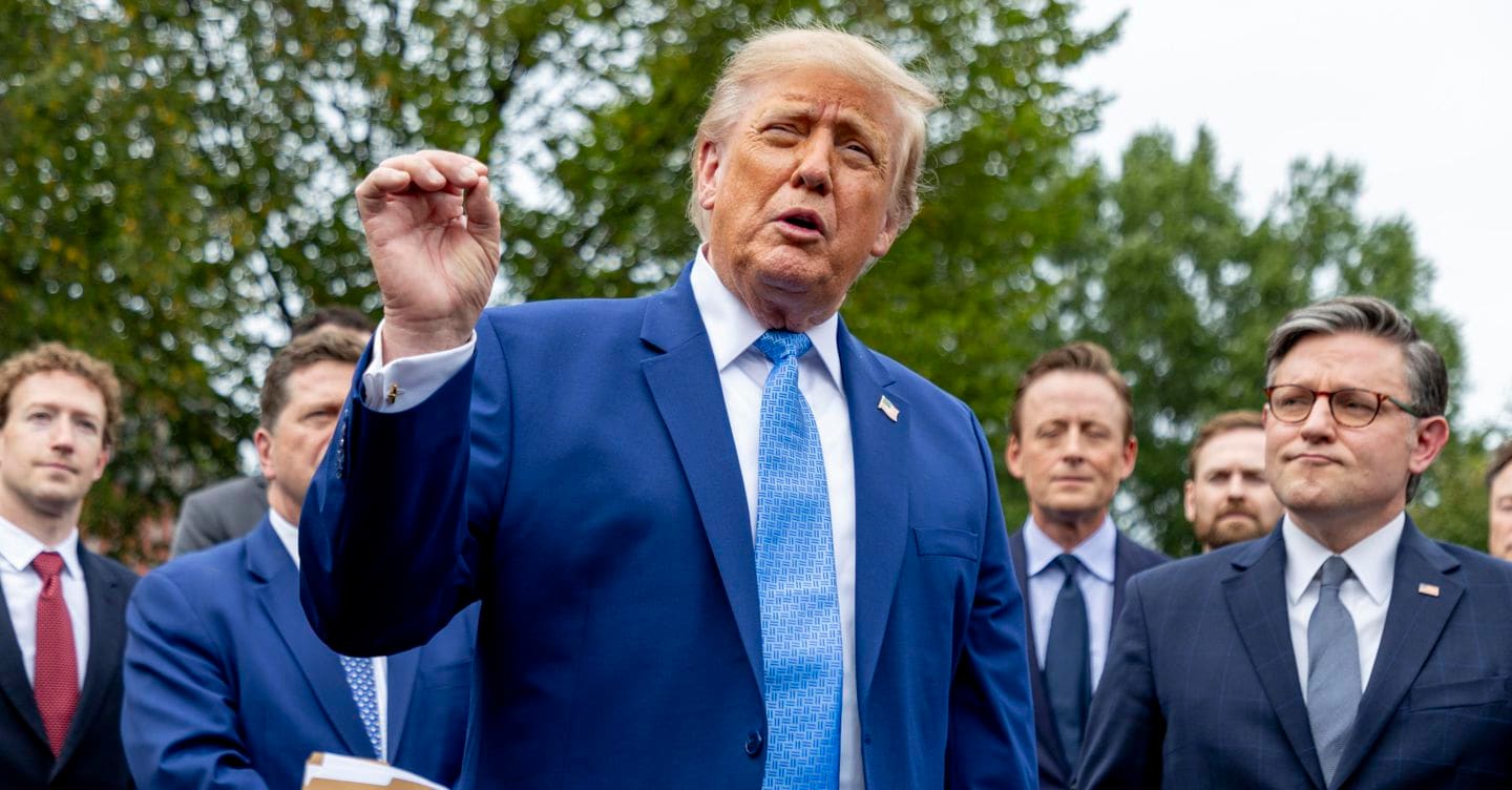 Ft: Trump valuta il divieto di export del gasolio per contenere la crisi dei prezzi