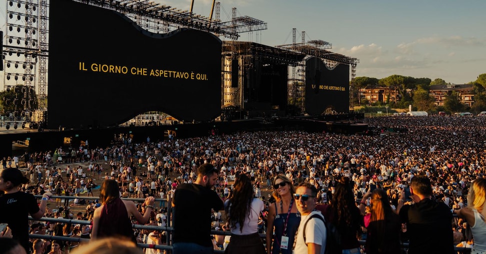 Stadi e concerti, con le ondate di calore i raduni accrescono rischi e decessi