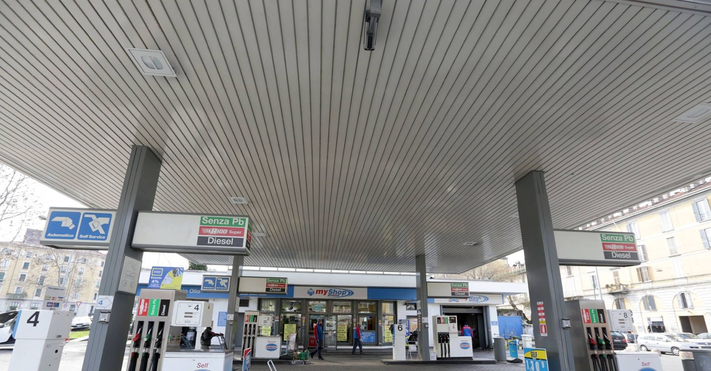 Carburanti, sconti anche da Tamoil: prezzi calmierati fino al 31 ottobre