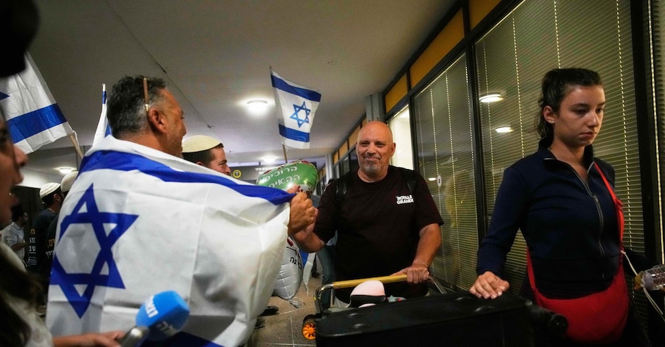 Volo Dubai – Tel Aviv, Netanyahu: «Evitata catastrofe globale, forse l’aggressore ha usato un’ascia»