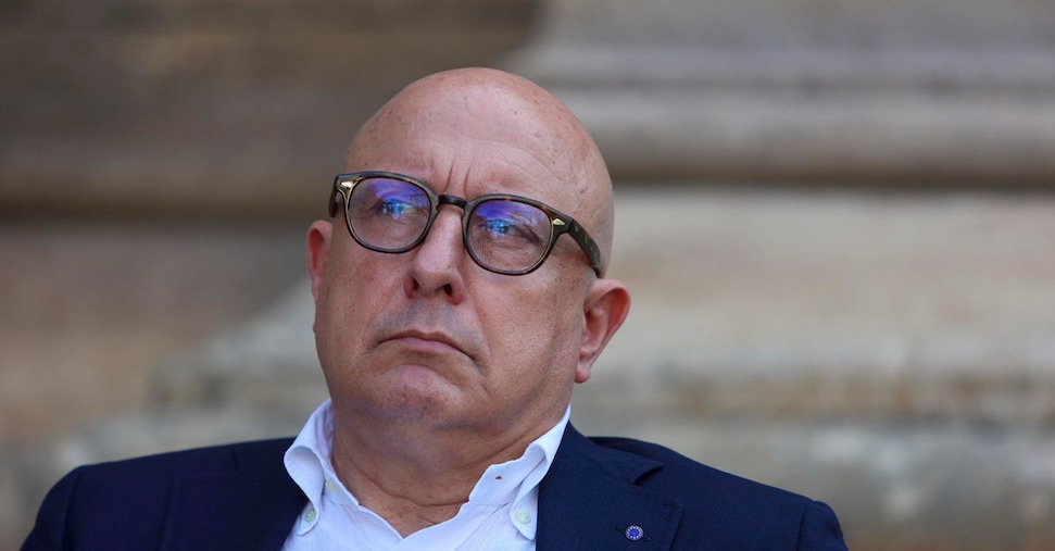Corruzione, chiesto l’arresto dell’ex vicepresidente Regione Sicilia Corruzione, chiesto l’arresto dell’ex vicepresidente Regione Sicilia