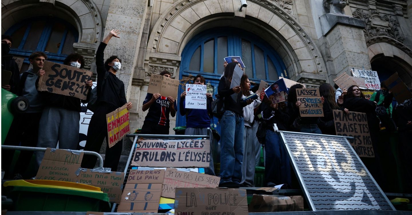 Proteste studentesche in Francia, feriti 65 dipendenti scolastici (di cui 40 presidi). Danni a oltre cento scuole