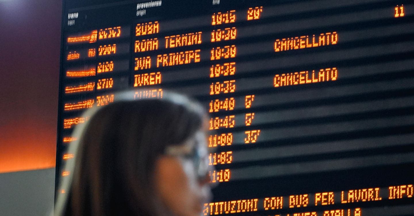 Primo sciopero generale di ottobre: disagi per scuola, sanità e trasporti