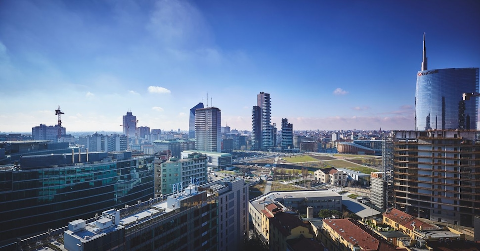 Caro casa, prezzi e affitti salgono nell’Ue. Il Governo studia le misure per giovani e locazioni
