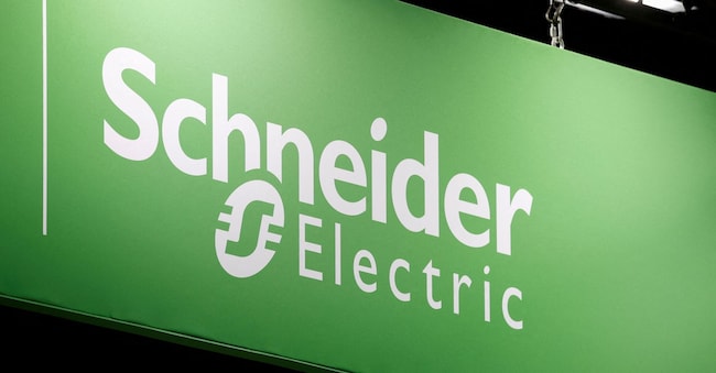Il logo di Schneider Electric è ritratto alla fiera Global Industrie di Villepinte, nei pressi di Parigi, in Francia, il 26 marzo 2024. REUTERS/Benoit Tessier/Foto d'archivio REUTERS