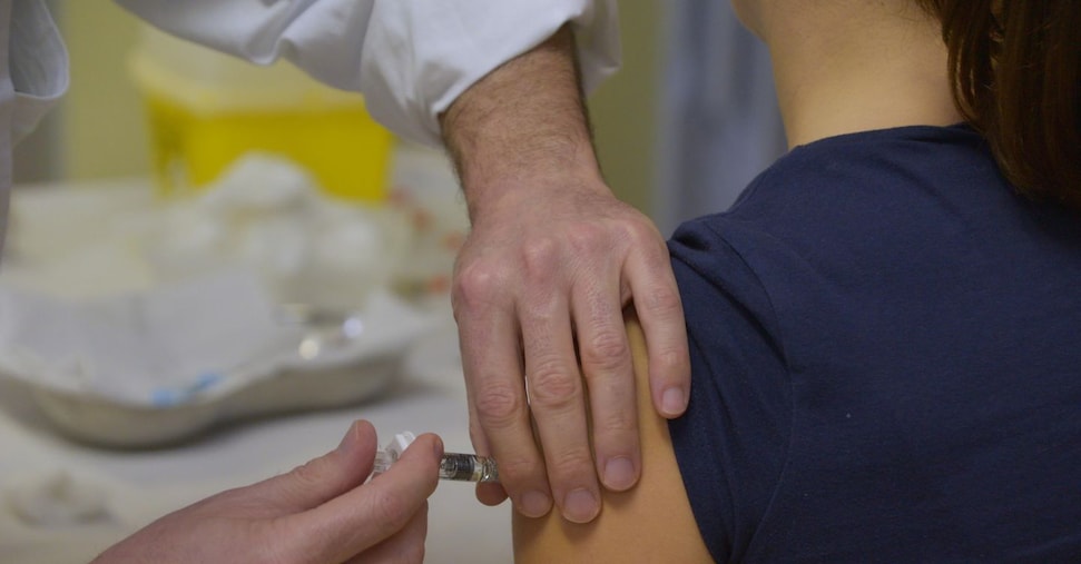 Meningite, 1,8 mln di giovanissimi  ancora “non coperti” dai vaccini
