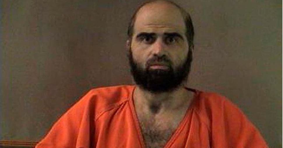 Trump approva la fucilazione per Nidal Hasan: «Uccise 13 soldati a Fort Hood»