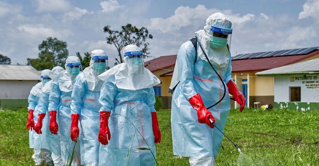 Personale sanitario in una struttura nella Rd Congo REUTERS