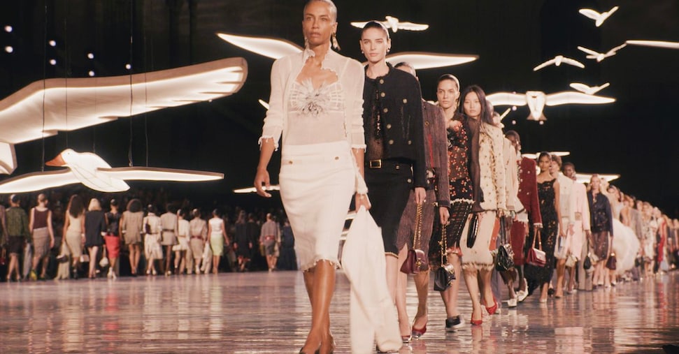 In passerella la ricerca tecnica e sartoriale di Chanel In passerella la ricerca tecnica e sartoriale di Chanel