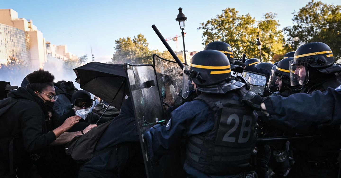Scontri alla Bastiglia tra studenti e polizia. Presto 3mila supplenti