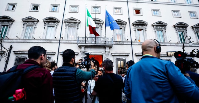 Giornalisti durante l’incontro dei Sindacati metalmeccanici, convocati a palazzo Chigi, per un aggiornamento sulla situazione dell'ex Ilva, in vista dell'udienza in Corte di Cassazione fissata per il 20 ottobre. Roma, 08 ottobre 2026. ANSA/ANGELO CARCONI ANSA