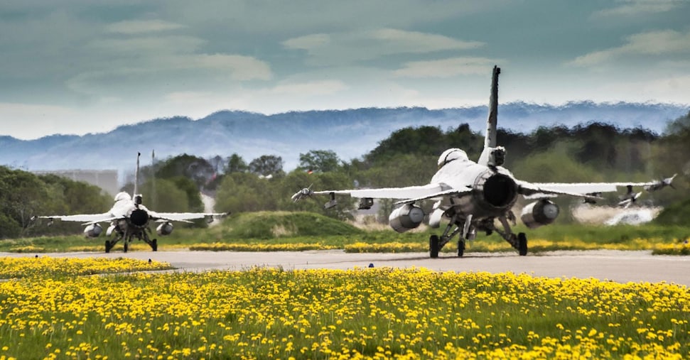 Difesa, che cosa è e chi partecipa a “Steadfast Noon”, l’esercitazione nucleare della Nato nei cieli italiani finita sotto la lente di Avs Difesa, che cosa è e chi partecipa a “Steadfast Noon”, l’esercitazione nucleare della Nato nei cieli italiani finita sotto la lente di Avs