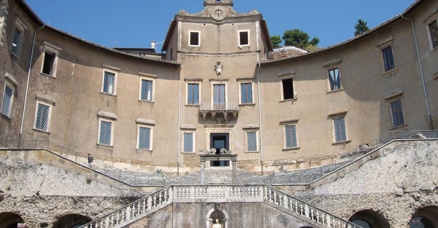 https://i2.res.24o.it/images2010/S24/Documenti/2026/10/10/Immagini/Ritagli/2012-09-07_Palazzo_Colonna_Barberini_Palestrina-U73201303336svZ-1440x752@IlSole24Ore-Web.jpg
