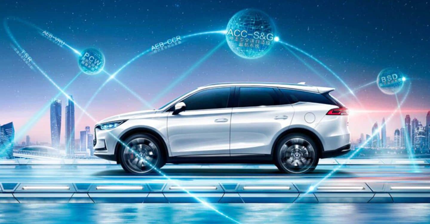 Salone dell’auto di Parigi, sotto i riflettori la sfida fra Europa e Cina