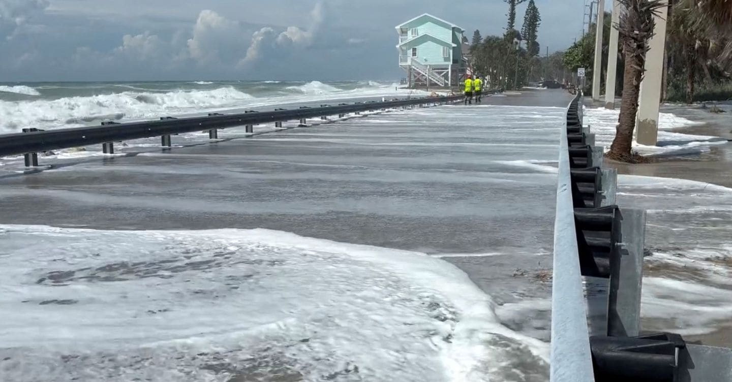 Uragano Isaias sulla Florida: stop al 72% del petrolio del Golfo