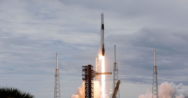 A SpaceX Falcon 9 rocket and Dragon spacecraft lifts off on NASA's Crew-13 mission to the International Space Station, carrying NASA astronauts Jessica Watkins, Luke Delaney, Canadian Space Agency astronaut Joshua Kutryk and Russian cosmonaut Sergey Teteryatnikov at the Cape Canaveral Space Force Station in Cape Canaveral, Florida, U.S., October 1, 2026. REUTERS/Philip Scott Andrews REUTERS