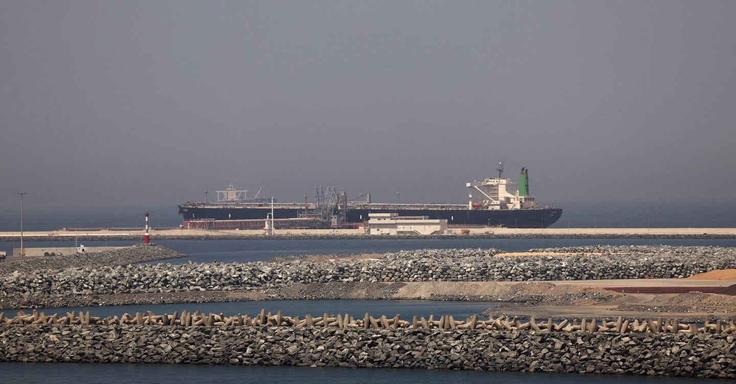 Trump valuta di ridurre le sanzioni sulla «flotta ombra» che trasporta petrolio