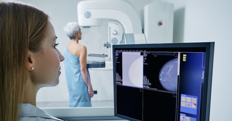 «A 27 anni la diagnosi di tumore al seno.  Oggi aspetto il mio bambino»