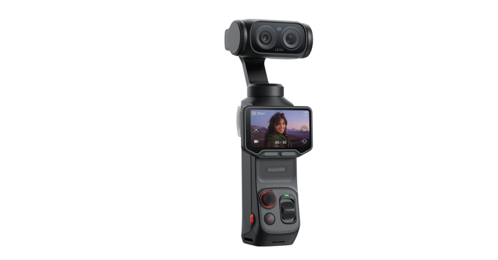 Insta360 Luna Ultra, il creator si mette in proprio. Anche come cameraman