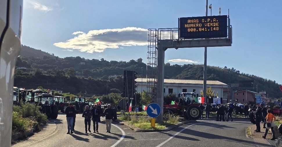 Olio e gasolio: agricoltori e autotrasportatori protestano insieme al Sud