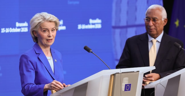 La presidente della Commissione europea, Ursula von der Leyen, e il presidente del Consiglio europeo, Antonio Costa, durante la conferenza stampa finale del summit di giovedì e venerdì a Bruxelles  EPA