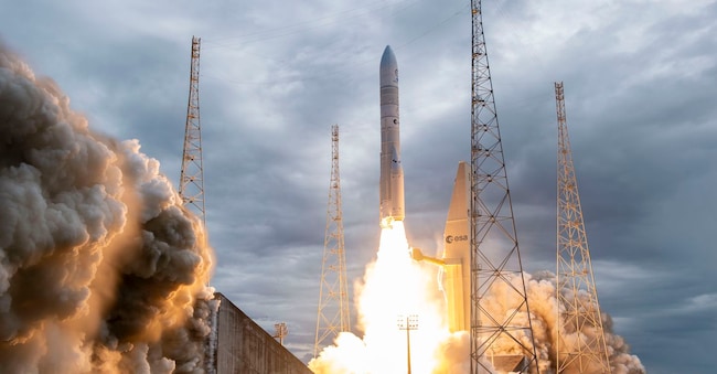Lancio del razzo europeo pesante Ariane 6, sviluppato dall’Agenzia Spaziale Europea (Esa)