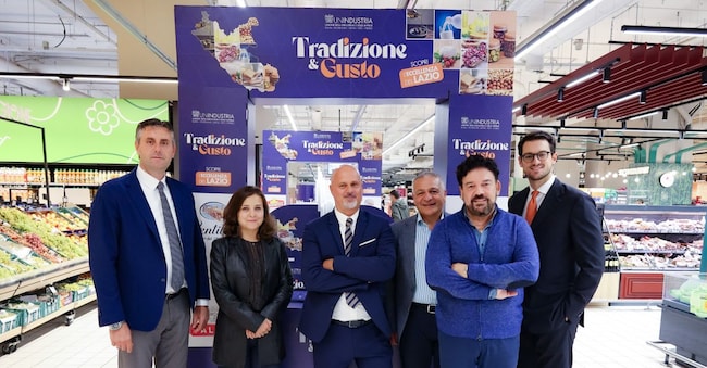 Da sinistra verso destra: Gianluca Santoro, Sales Director Colavita, Antonietta Acquaviva, Brand Manager Pallini, Simone Aiuti, Direttore Generale Fattoria Latte Sano, Emanuele Lemma, Responsabile Commerciale Ciavolino, Mauro Castelli, vicepresidente Castelli, e Pietro Gentilini, Sviluppo Commerciale & Export Gentilini