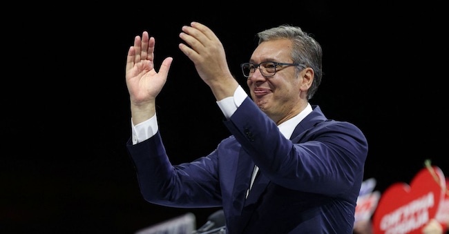 L’ex presidente serbo, Aleksander Vucic, impegnato nella campagna elettorale per il Partito Progressista della Serbia (Sns)   REUTERS