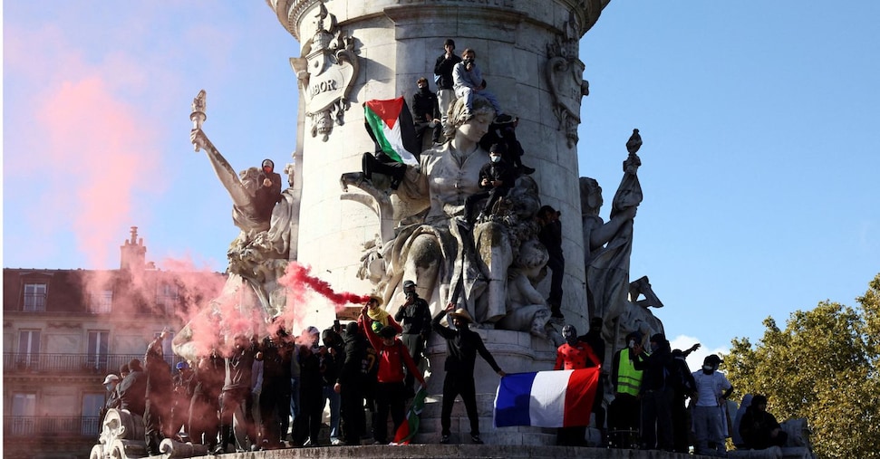 Francia, proteste contro il carovita: 61 fermi a Parigi, tensioni a Lione e Marsiglia