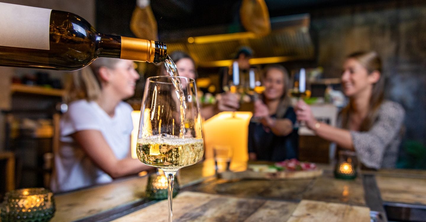 Vino «importante» o «facile»? Non è solo questione di gusto ma dei tempi che cambiano