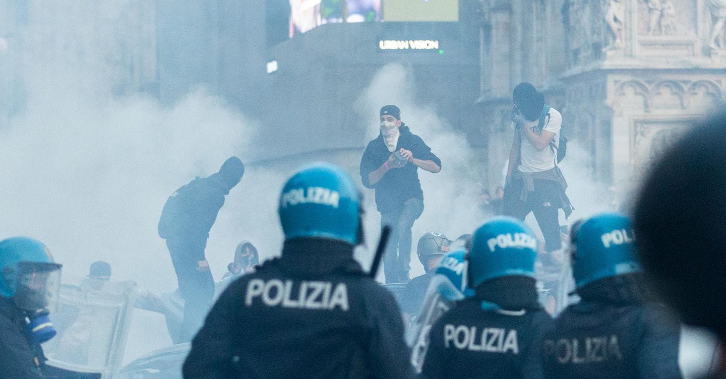 Tajani: inaccettabile violenza e chi dall’opposizione soffia sul fuoco. Fontana: solidarietà alle forze dell’ordine