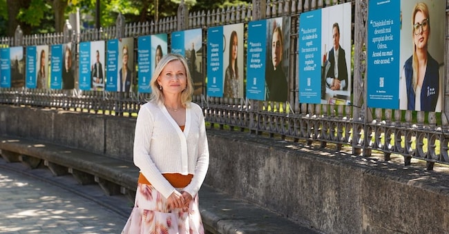 Katja Saha, Rappresentante dell’UNHCR in Moldova, alla mostra Shared Future, curata dall’UNHCR e dalla Banca Europea per la Ricostruzione e lo Sviluppo. Crediti: UNHCR 2026