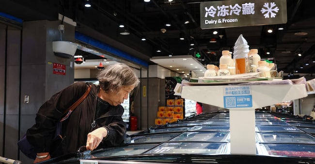 In Cina le vendite al dettaglio hanno registrato un’accelerazione superiore alle attese, salendo dell’1,1% EPA